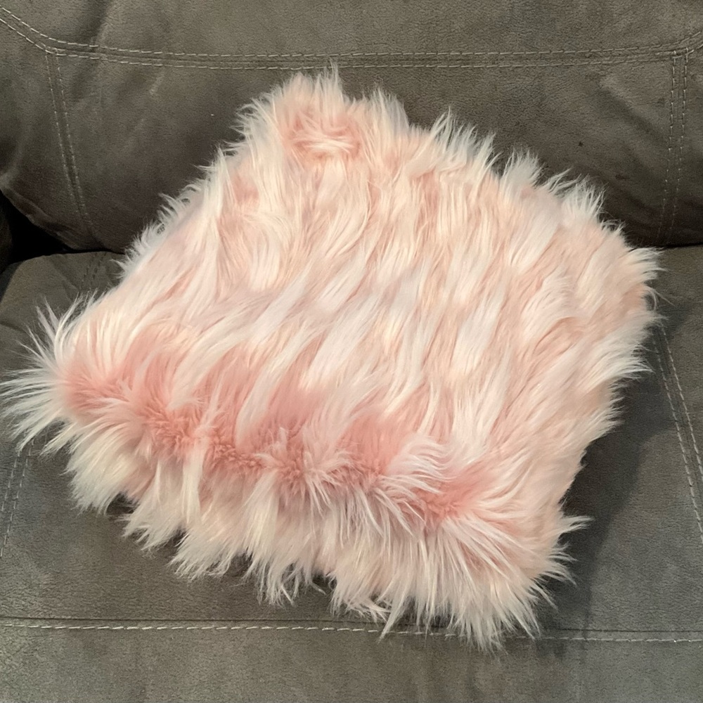 Celebrity Home Pink Faux Fur Eyelash Luxury 50” X 60” Throw Blanket